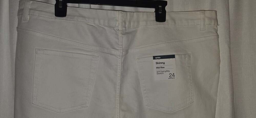 Anko NWT Plus Size 20/24 White Mid Rise Skinny Everyday Stretch Capri Jeans - Picture 5 of 8
